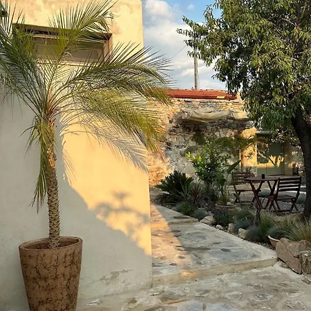 Holiday home Cesmekoyici No1 Avlulu Tas Ev *