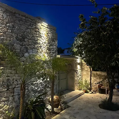 Nyaraló Cesmekoyici No1 Avlulu Tas Ev Cumali